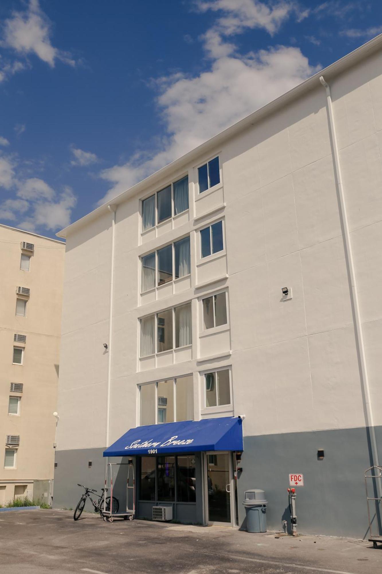 Southern Breeze Ocean Front Hotel Myrtle Beach Exteriör bild